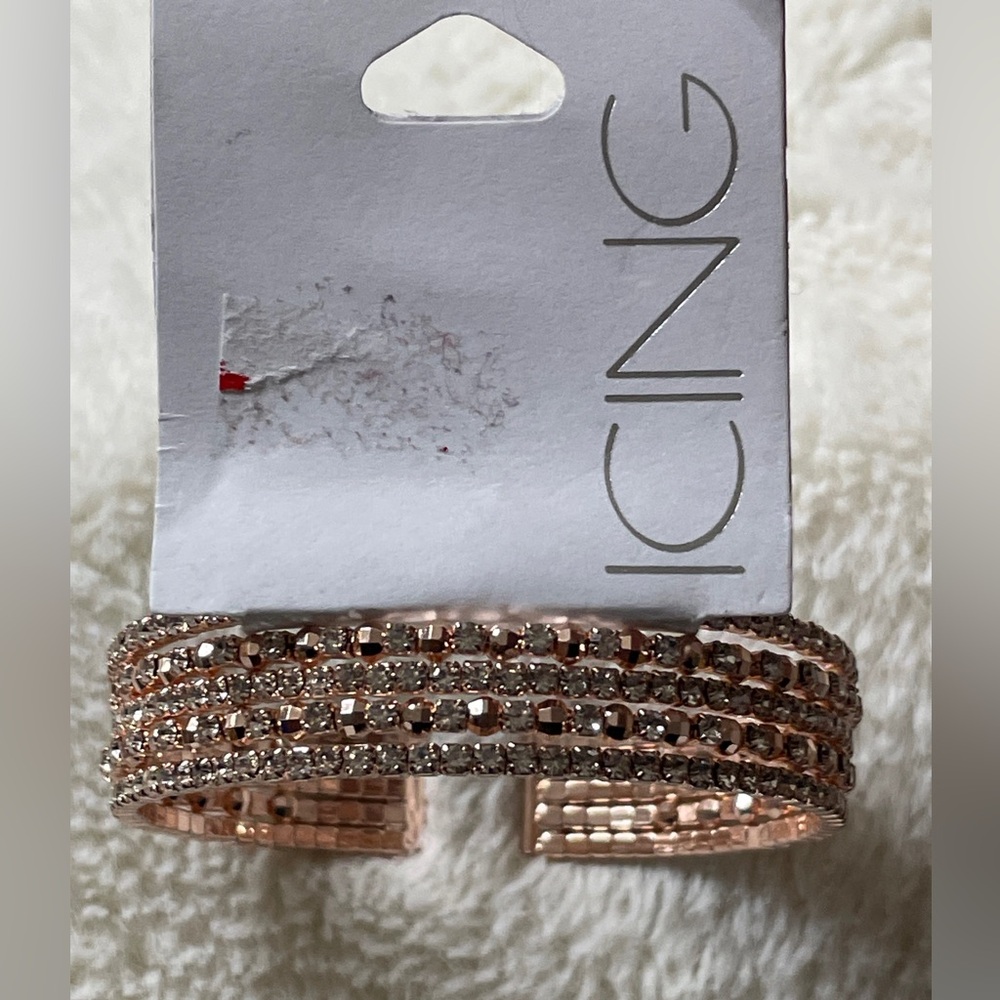 NWT Icing Sparkly Gold Bangle Bracelet
